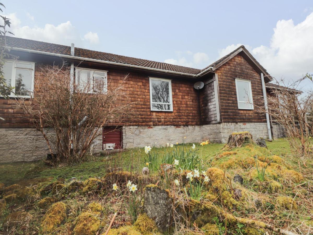 Recroy Villa Nedd Exterior photo